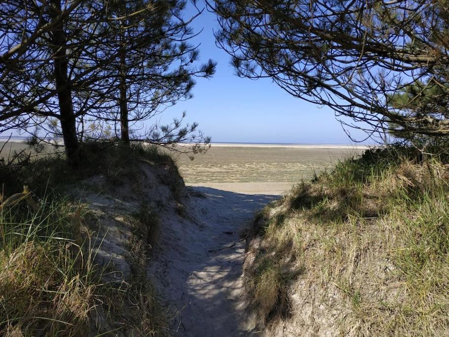 Gite Les Amoureux De La Baie Favières Екстериор снимка